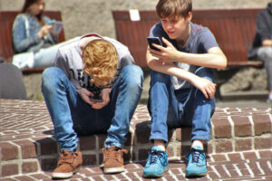 Eyes down, world off: The rise of smartphone zombies